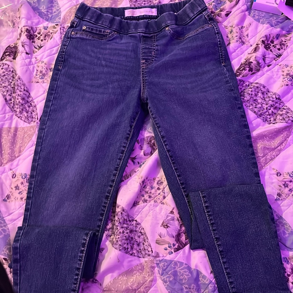 A pull up skinny jean by Levi’s